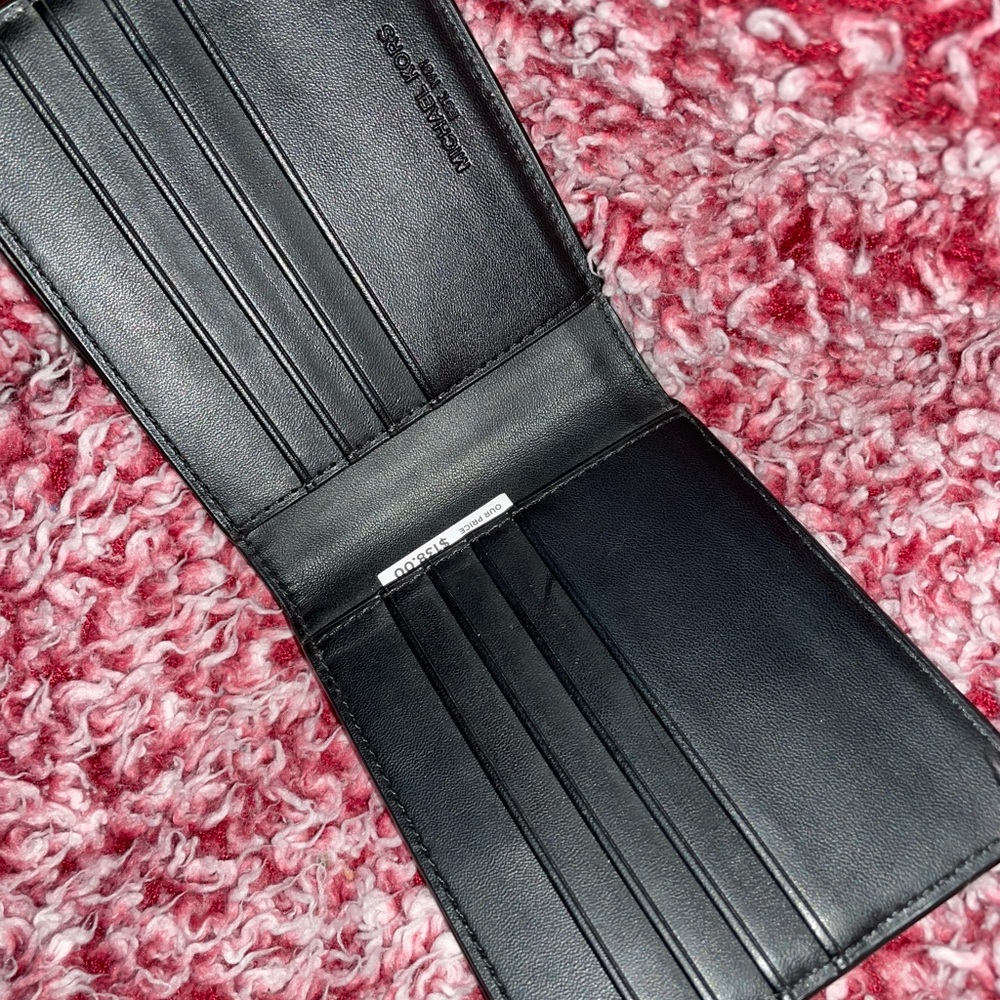 Brand New Michael Kors Wallet